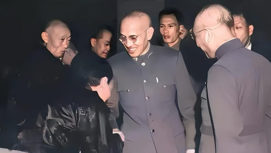 外国男子看哪吒母亲化丹一幕哭泣,管家婆一肖码消码精准,创造力策略实施推广_钱包版V1.54